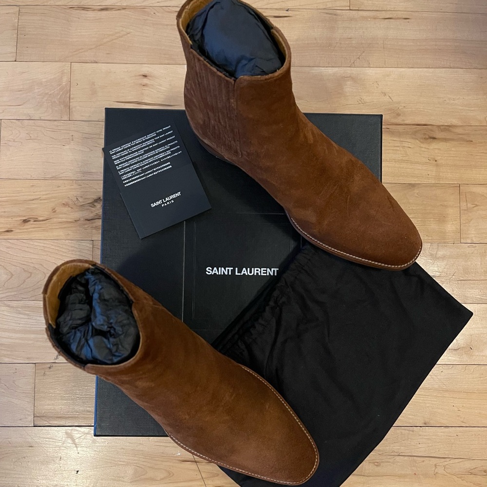 Saint Laurent Men’s Brown Suede Chelsea Boot